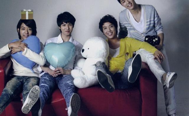 [News] CN Blue are Open to Dating Fans! (08.23.2010) 100716_trendy13_cnblue16-edited